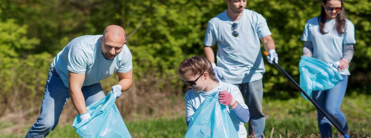 Volunters at Non-Profit 